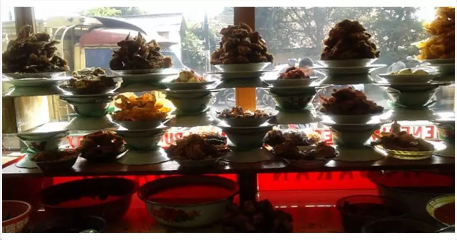 Video penjelasan tentang nasi warung Padang yang diduga plastik