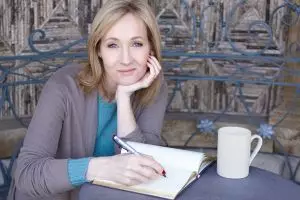 JK Rowling minta penggemar tidak pelihara burung hantu, ini alasannya