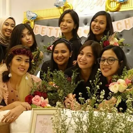 Akan nikah September nanti, ini 8 potret meriahnya bridal shower Raisa
