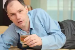 Polisi negara ini akan tangkap warga yang selfie sambil minum alkohol