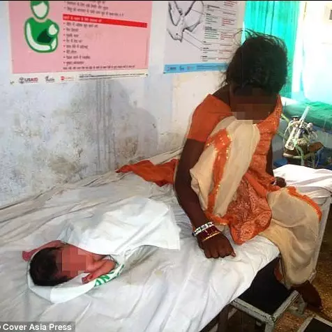 Dihamili pacar, remaja ini diusir keluarga hingga melahirkan di jalan