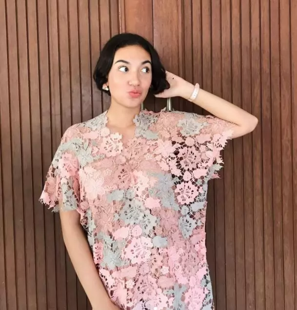 Jadi obrolan hangat netizen, ini 10 potret cantik adik Tsania Marwa