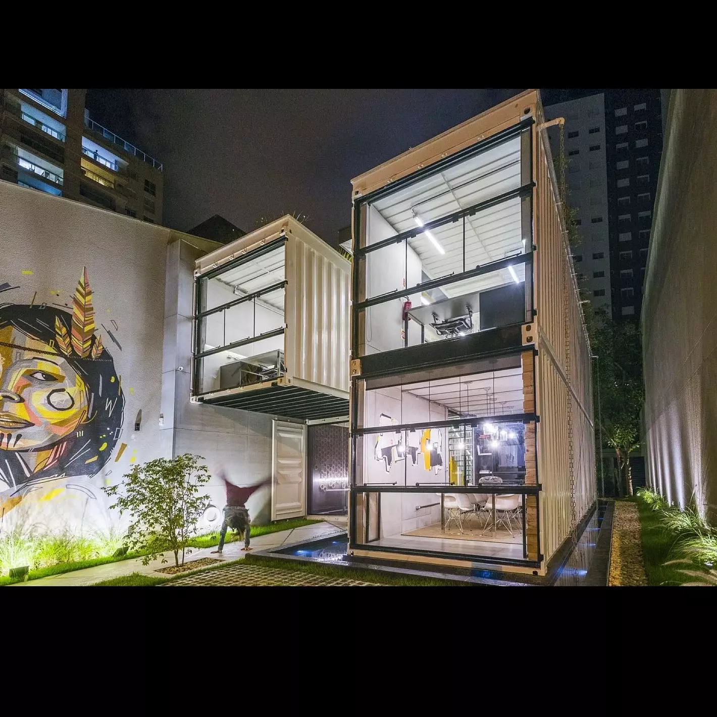 15 Gaya arsitektur kantor modern pakai kontainer, kerennya kebangetan