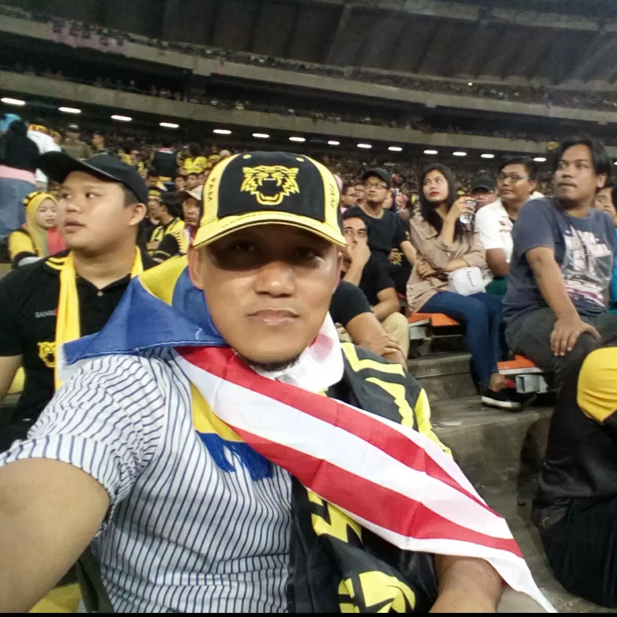 Nyamar jadi suporter Malaysia pas semifinal SEA Games, pria ini dipuji