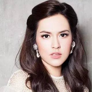 Jelang akad nikah, ini 3 aktivitas yang dilakukan Raisa di rumah