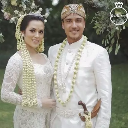 Ini penampakan cincin kawin Raisa dan Hamish, harganya bikin melongo