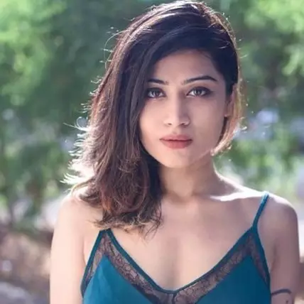 Donna Munshi, si seksi yang debut bareng Irrfan Khan di film Karwan