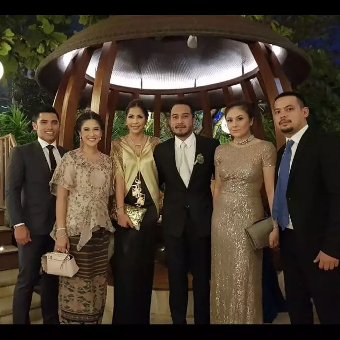 Ini gaya 7 seleb di resepsi Raisa dan Hamish, siapa paling kece?