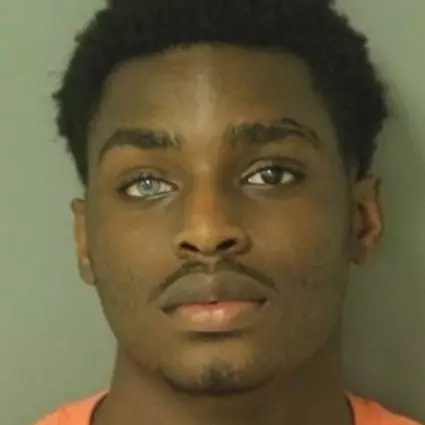 Gara-gara masuk penjara, pria ini malah jadi foto model