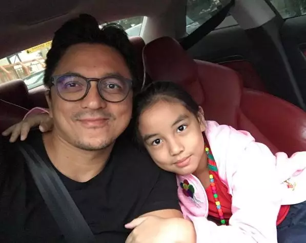 10 Bukti Engku Emran calon suami Laudya Cynthia Bella ini pria idaman