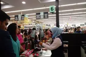 Pertama kali dibuka, toko retail ini beri diskon hingga 50 persen