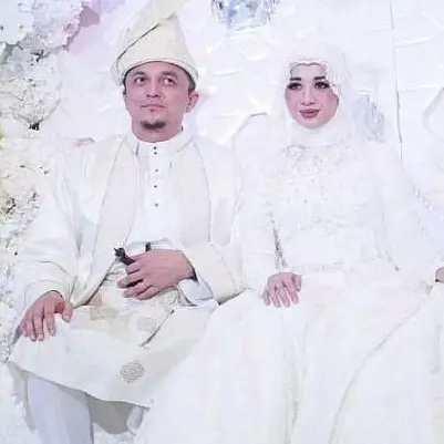 Dinikahi pengusaha tajir Malaysia, ini jumlah mas kawin Laudya C Bella