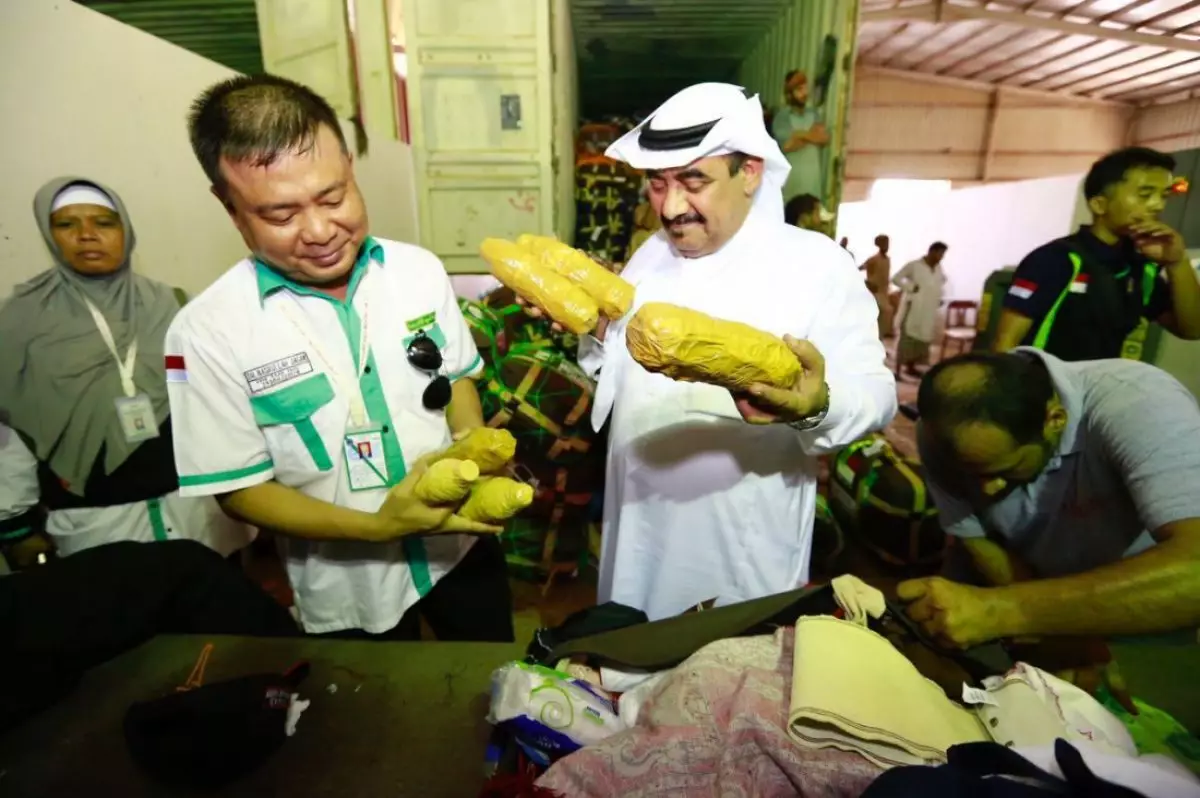 Jemaah haji Indonesia nekat 'selundupkan' air zamzam, ini buktinya