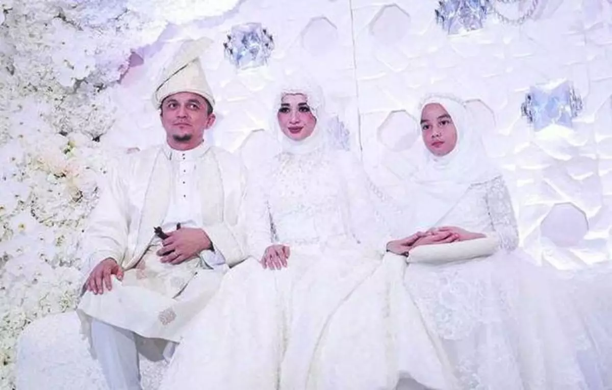 Ungkapan bahagia Engku Emran setelah sah jadi suami Bella, romantis