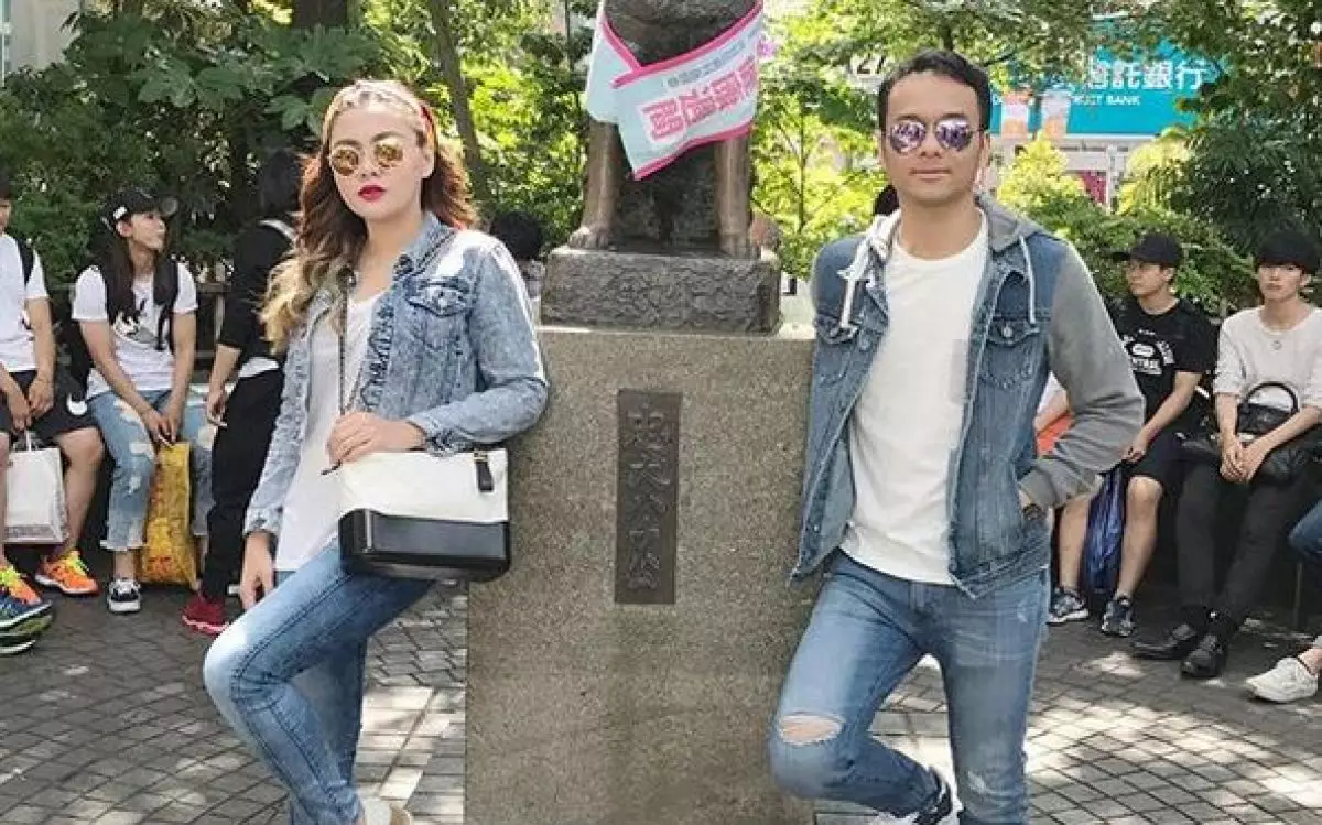 Siap nikah, begini penampilan Vicky Shu saat fitting baju pengantin