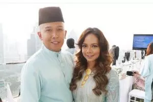 5 Foto pasangan artis Malaysia mak comblang Engku Emran dengan Bella