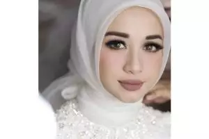 Tuai kritikan, foto close up makeup Laudya Bella justru bikin kagum
