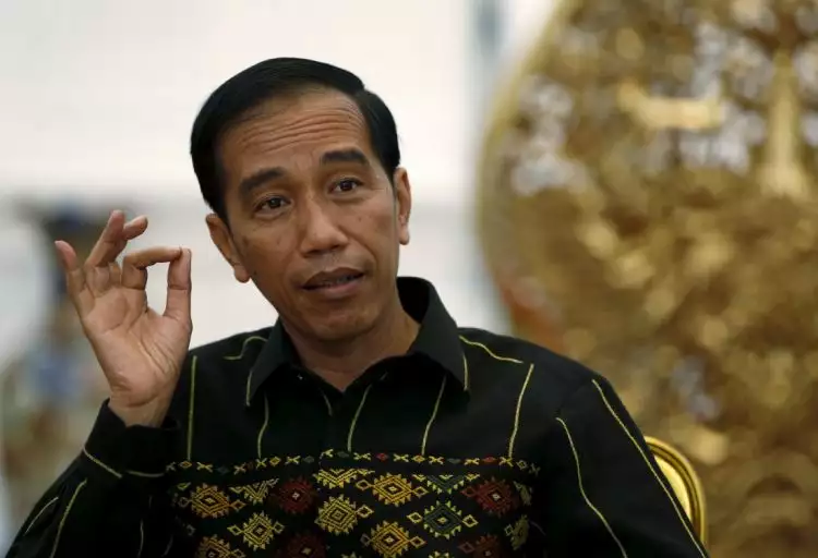 Begini gaya Jokowi tanggapi nenek ogah jawab kuis tapi minta sepeda