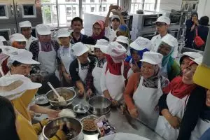 Perjuangan TKI di Taiwan untuk mandiri ini tampar kamu yang suka malas