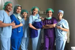 Anak kedua terkena katarak, curhatan Asri Welas ini bikin haru