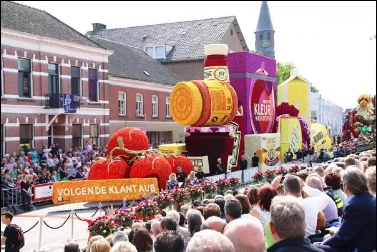 Ini 10 karya seni apik parade bunga di Belanda, bikin berdecak kagum