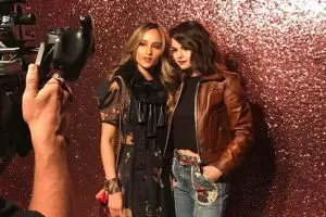 Selain Cinta Laura, 5 artis Tanah Air ini foto sama seleb Hollywood