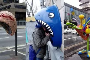 10 Desain kotak telepon umum ini unik abis, ada yang berbentuk otak