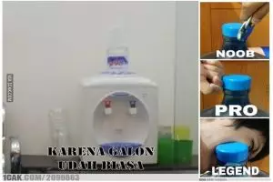 10 Meme air galon lucunya bikin kembung karena kebanyakan ketawa