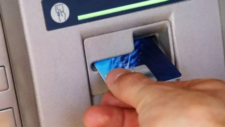 Kini di China ambil uang di ATM tidak perlu kartu, Indonesia kapan?