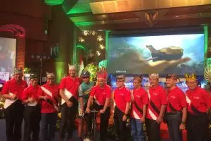 Unik, lomba balap sepeda wajibkan peserta memakai sarung