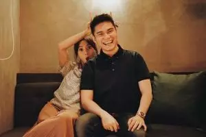 Setelah berjuang 28 jam, Acha Septriasa lahirkan bayi perempuan