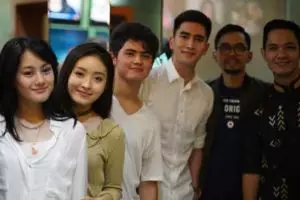 10 Foto kedekatan Verrell Bramasta & para sahabatnya, friendship goal