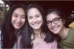 9 Foto bukti Happy Salma cantik natural di usia hampir 40 tahun