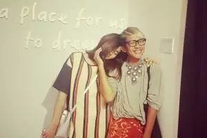 Foto bareng Dena Rachman, Aming bikin warganet heboh