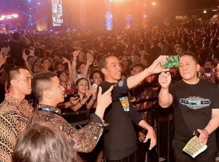 Nonton Synchronize Fest 2017, bukti Jokowi dekat dengan anak milenial