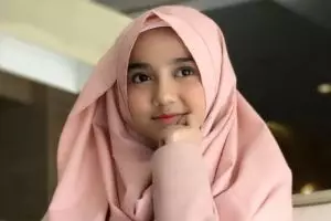 Naik taksi online, putri ustaz Yusuf Mansur alami kejadian unik ini
