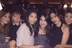 8 Momen kebersamaan Marshanda dengan Girls Squad, resmi gabung nih?