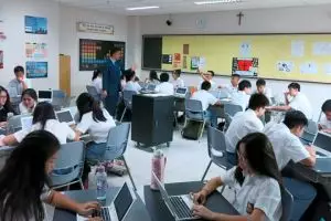 Di sekolah ini siswa pakai chromebook, belajar jadi lebih menarik lho