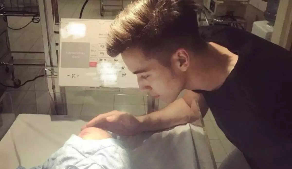 10 Momen kebersamaan Stefan William dan bayi mungilnya, ayah idaman