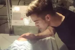 10 Momen kebersamaan Stefan William dan bayi mungilnya, ayah idaman