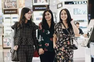 10 Momen kedekatan Nagita Slavina & adik iparnya, bak saudara kandung