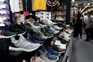 Di acara ini harga Supreme x LV Hoodie Bogo terjun bebas lho