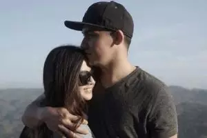 7 Momen mesra Samuel Zylgwyn dan Franda, sukanya peluk cium melulu