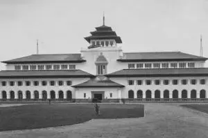 20 Potret lawas pembangunan Gedung Sate ini bikin kamu tahu rumitnya