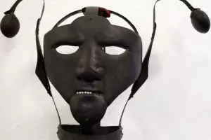 Ini rupa alat mengerikan untuk hukum wanita penggosip di masa lalu