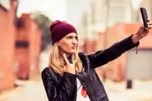 4 HP murah yang terbaik untuk selfie, resolusi kamera lebih dari 10 MP