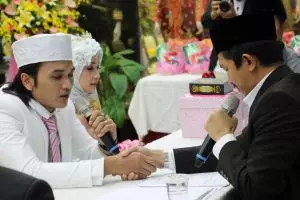 Menjadi TKI, 6 pasangan ini merajut cinta hingga nikah di negeri orang
