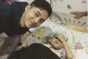 Selain Adly Fairuz, 5 seleb ini juga kunjungi penggemar yang sakit