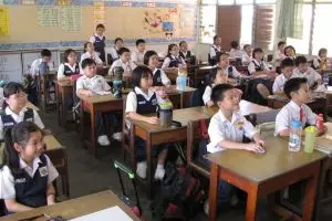 Gantikan ibunya terima rapor, bocah SD sewa wanita di aplikasi kencan