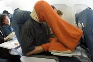 10 Foto unik di dalam pesawat, nguji kesabaran banget